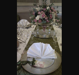 Green pintook table runner flowers by Blush Florist at the Majestic Hotel