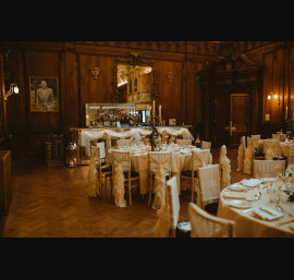 Ivory Ruffle Tail Hoods in The Music Room (Image by Belle Art Photogaphy)