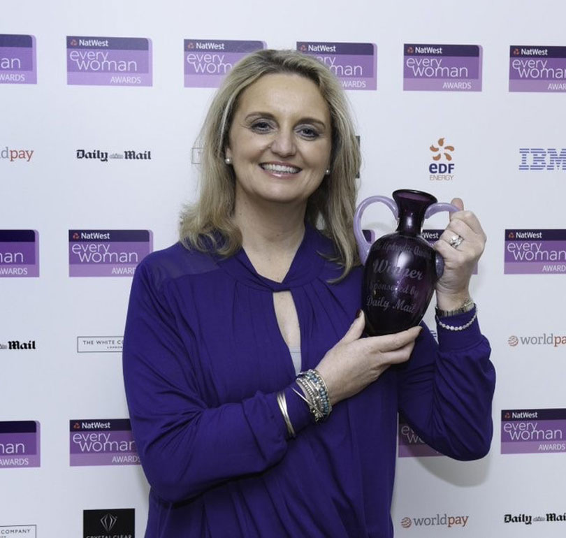 Wedding Chair Covers Chiavari Chair Hire Simply Bows & Chair Covers